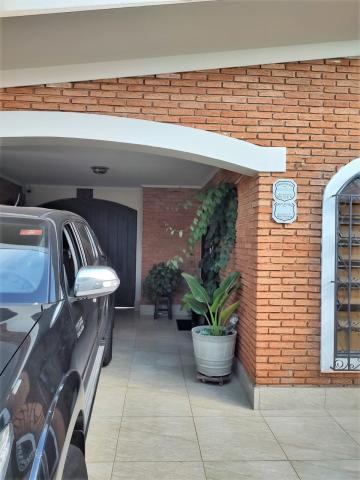 Alugar Casa / Padrão em Cravinhos. apenas R$ 700.000,00