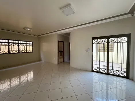 CASA COM 3 QUARTOS, ESCRITORIO, 4 VAGAS, NO ALTO DA BOA VISTA